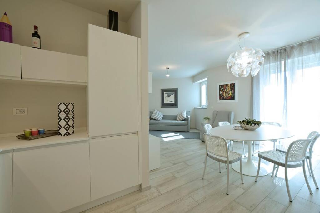 Luxury Apartament Con Garage Vista Mare Alassio Per 6 Persone Екстер'єр фото
